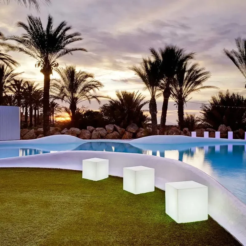 CUBY_PLAY_Poolside_1800x1800