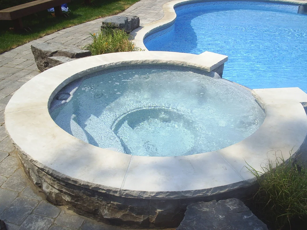 royalswimmingpools-1022983
