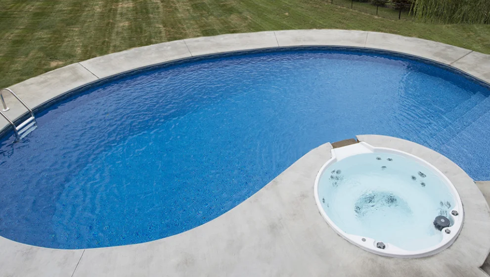 royalswimmingpools-1023003