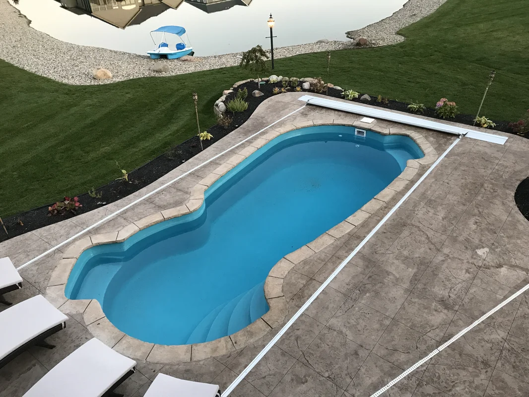 royalswimmingpools-1026230