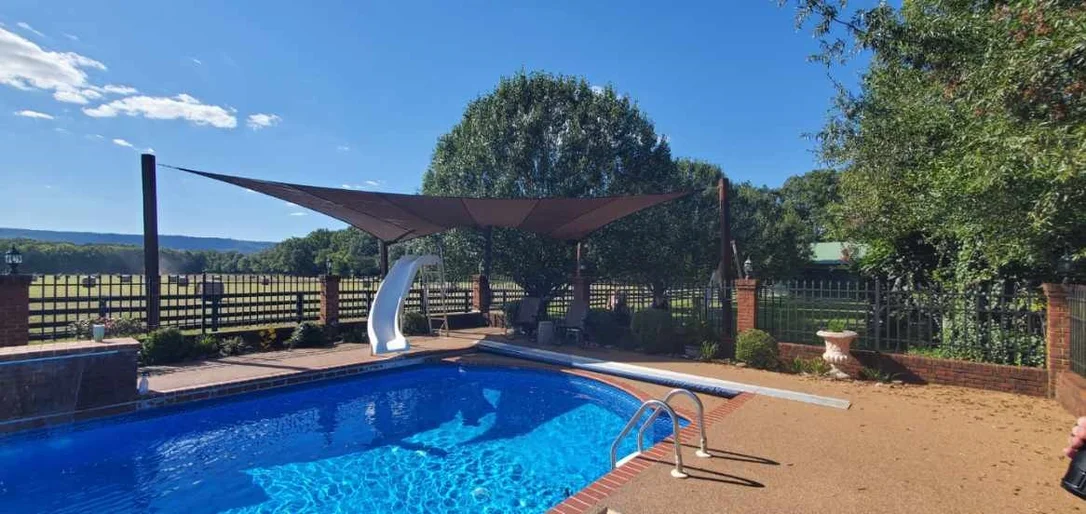 royalswimmingpools-1053890