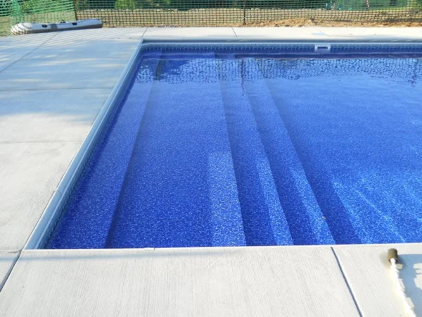 royalswimmingpools-1069340